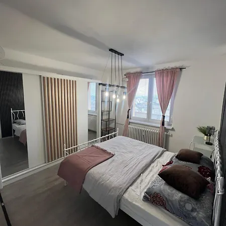 -self-check- Penthouse Apartmán *